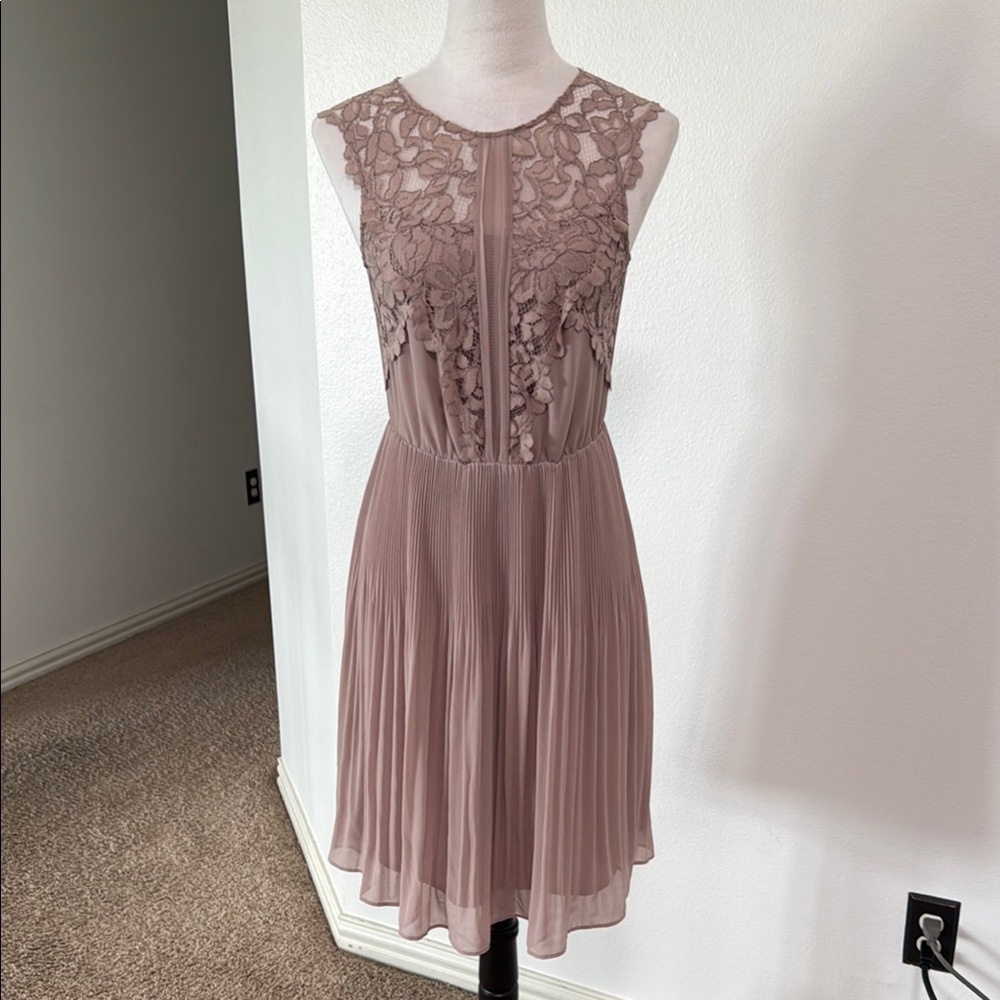 H&M Pink Sleeveless Pleated Mini Dress